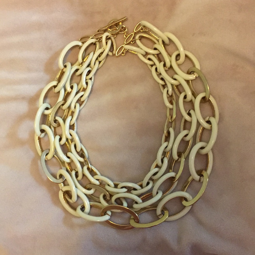 White and gold chain necklace